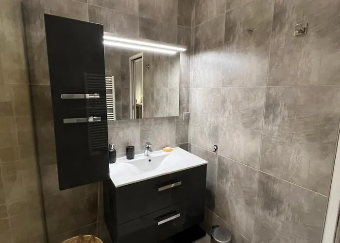 Loving - Quartier Bonsecours 滨海图维列